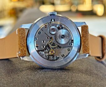 Československé mechanické vintage retro hodinky PRIM Traktor - 6