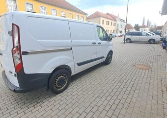 Ford Transit Custom 2,2 TDCI nafta manuál 74 kw - 6