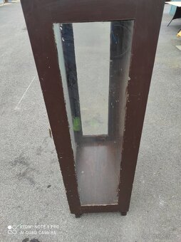 Vytrýna sklo ze tří stran police sklo - 6