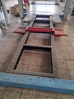 Rámový hever / rovnací rám CAR SYSTEM – Verona, Itálie (nosn - 6