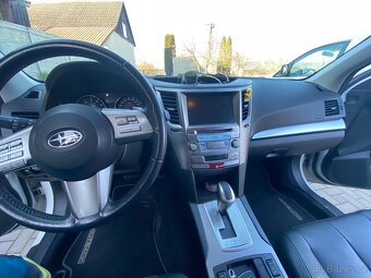 Subaru Outback 2,5 - 6