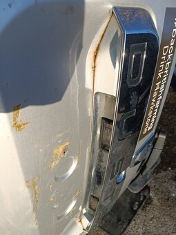 Dacia Duster - páté dveře, víko kufru - 6