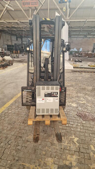 Linde E30, vysokozdvižný vozík VZV - 6