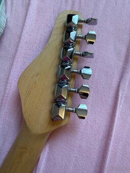 Elektrická gitara Behringer - 6