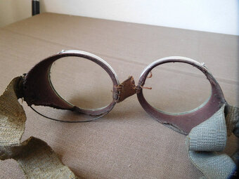 STARÉ asi MOTO BRÝLE - 6