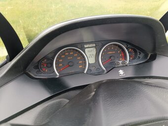 Suzuki Burgman 400 - 6