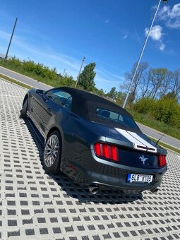 Ford Mustang - 6