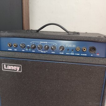 Laney RB3 - Baskytarové kombo, tranzistorové 65W - 6