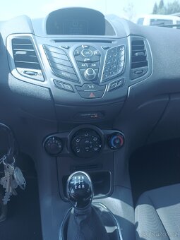 Ford fiesta - 6