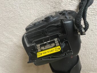 NIKON D2700 a příslušenství - 6