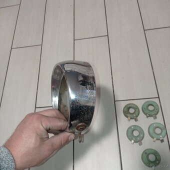 Škoda Octavia Felicia Spartak světlo patice objímka veterán - 6