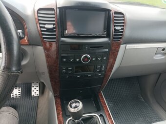 Kia Sorrento - 6