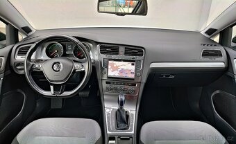 VW E-GOLF 85KW, 24kWh, 2015,VYHŘ.SKLO,KEYLESS,MRTVY UHEL,STK - 6