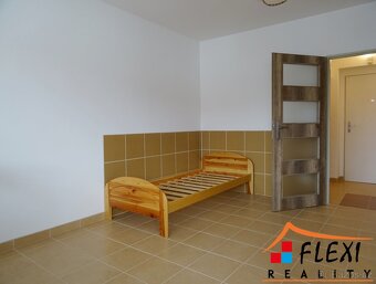 Pronájem prostorného bytu 1+kk s lodžií, 34 m2, Ostrava - Bě - 6