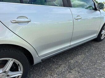 VOLKSWAGEN GOLF 1,6 TDI 77kW - 6