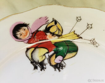 2x sada dětský hrníček s talířkem "bruslaři", Čína - 6