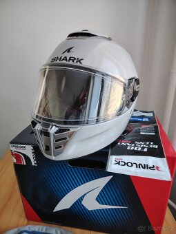 SHARK SPARTAN RS - 6