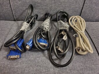 Kabely do PC, redukce, vga a ostatní. - 6