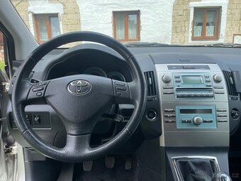 TOYOTA COROLLA VERSO 1.8 VVT-i , 7 míst, 119 000 km - 6