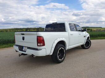 Dodge RAM 1500 Sport 5.7 V8 HEMI 4x4 Vzduch. podvozek - 6