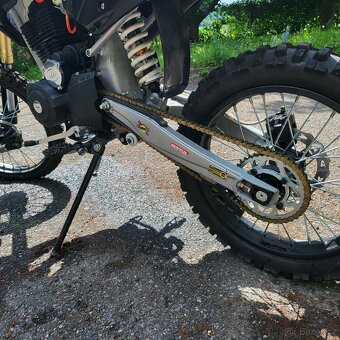PRODÁM NEJEŽDĚNÝ PITBIKE 250cc - 6