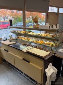 Vitrína do pekárny/kavárny chladící svítící - 6