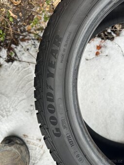 225/45/17 GoodYear - 6