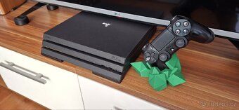 Playstation 4 Pro 1 TB - 6