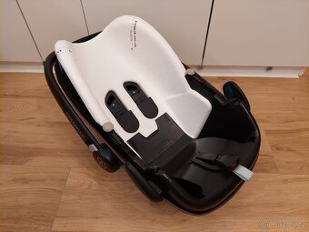 Maxi Cosi set: 2x autosedačka (0-13 kg a 9-18 kg) + základna - 6