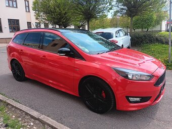 Prodám Ford Focus combi ST 1.5i 134kw benzin - 6