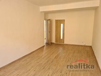 Pronájem hezkého bytu 2+1 s balkónem a parkováním, Opava, ul - 6