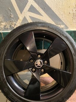 Alu kola Škoda R17 5X112 LETNÍ PNEU 225/45 R17 DENOM - 6