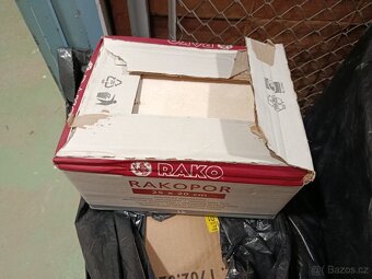 Nové dlaždičky do koupelny a zbytek lina - 6