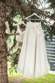 Svatební šaty ušité módní výtvarnicí - 6