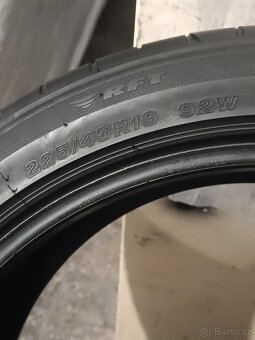 Letní pneu 225/45/19 Bridgestone Potenza S001 - 6