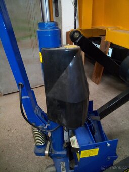 Paletovací vozík nůžkový elektrický. - 6
