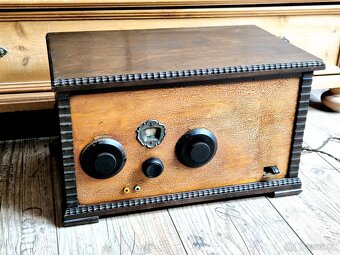 Velké rádio, truhlička, 20 léta, 3 lampovka, Německo - 6