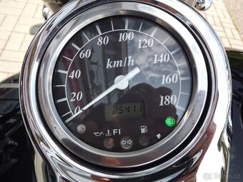 Suzuki C800 Intruder - 6