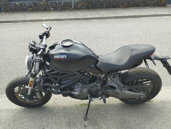 DUCATI Monster 821 - 6
