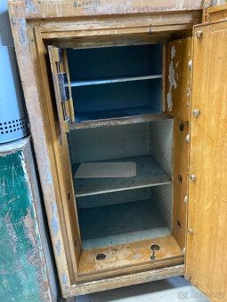 Trezor SAFESIA železobetonový, 2. bezp. třída 15.000 kč - 6