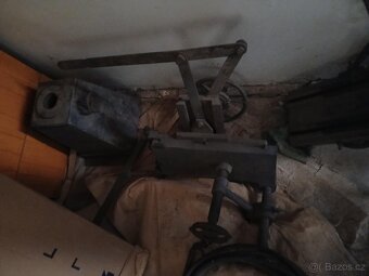 Kolářský soustruh na dřevo a dlabačka - 6