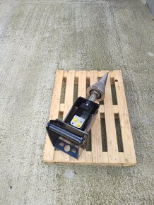 Kuželová štípačka na Bagr s Hydromotorem 20kW - 6