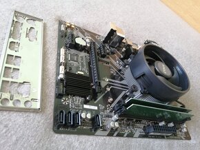 Gigabyte B450M S2H+AMD Ryzen3 2200G+8GB DDR4 - 6