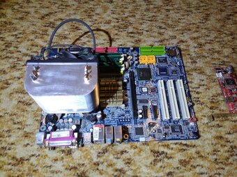 ATX stará PC skříň - 6