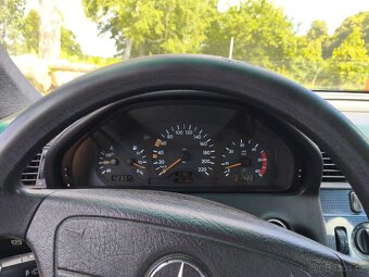 Mercedes Benz C - 6