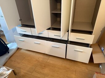 Šatní skříň CELIA bílá vysoký lesk 4 dveř. - 6