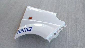 Renault Trafic –  Blatníky přední bílé - 6