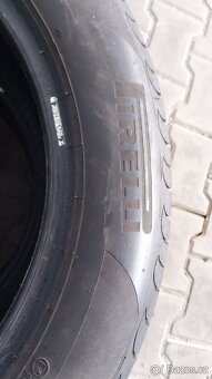Prodám 2 x letní pneu Pirelli 215/55/17 - 6