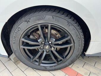 Ford Mustang - 6
