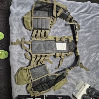 Zelená taktická vesta - 6
